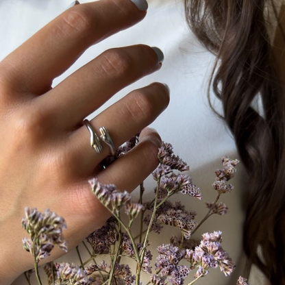 MONORA – AZ ÖRÖK ÖLELÉS GYŰRŰJE