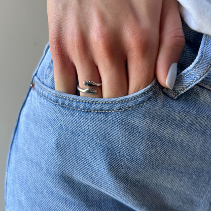 MONORA – AZ ÖRÖK ÖLELÉS GYŰRŰJE